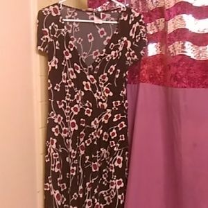 Wrapper - Large Black Flowery Midi Dress